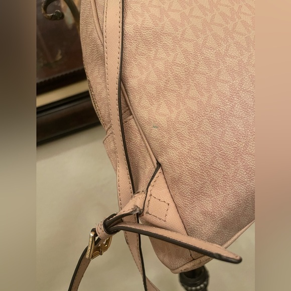 Michael Kors please check all picture of condition - Picture 7 of 17
